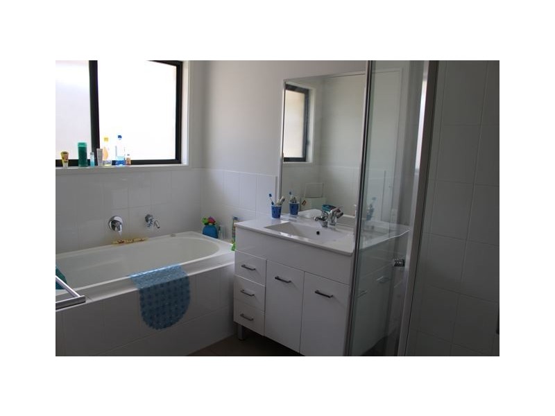 13 Pyrite St, Pimpama QLD 4209