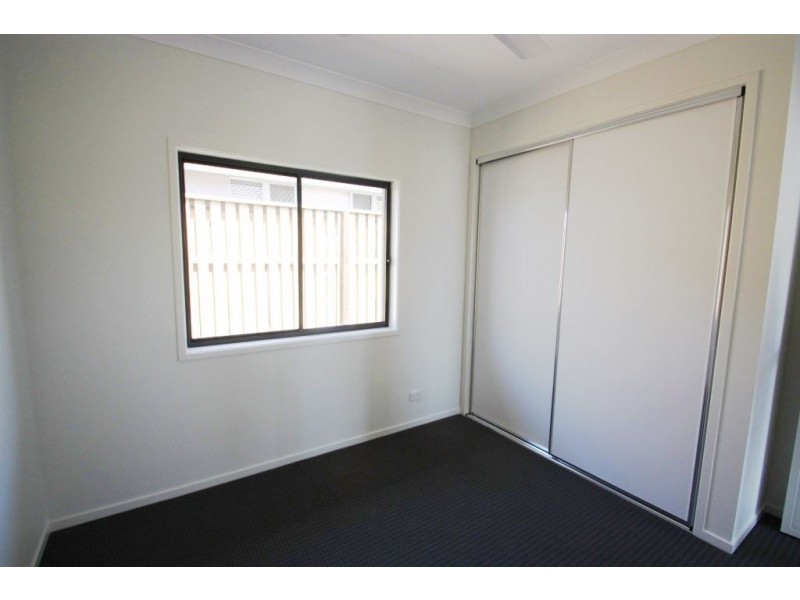 44 Grant Av, Hope Island QLD 4212