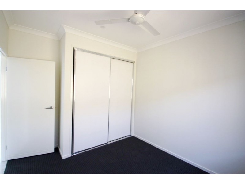 44 Grant Av, Hope Island QLD 4212