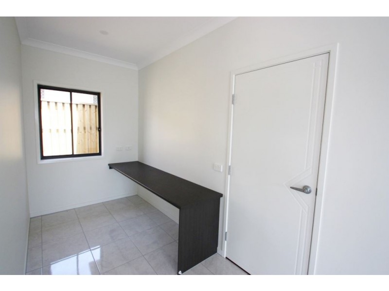 44 Grant Av, Hope Island QLD 4212