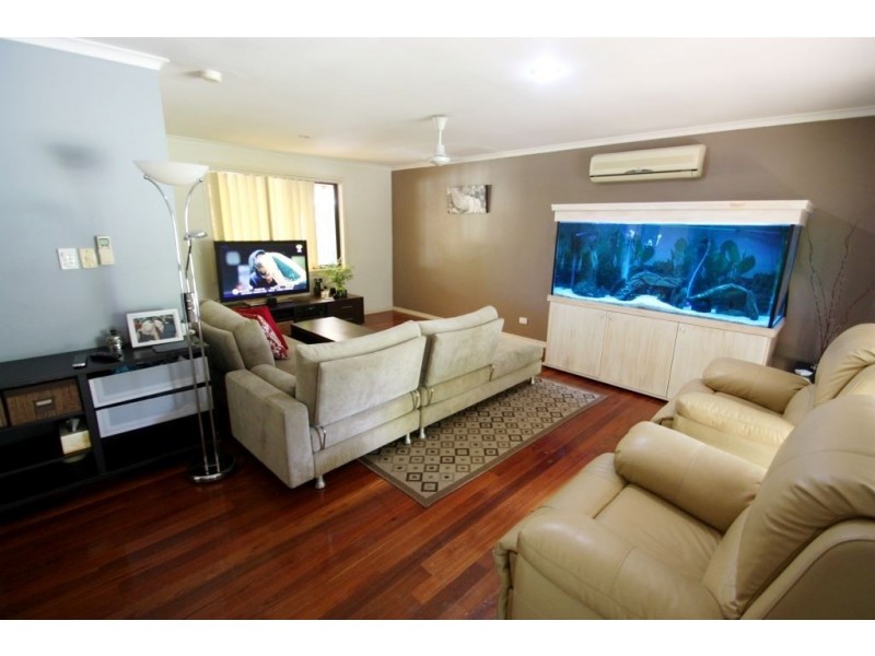 4 Mullewa crescent, Helensvale QLD 4212