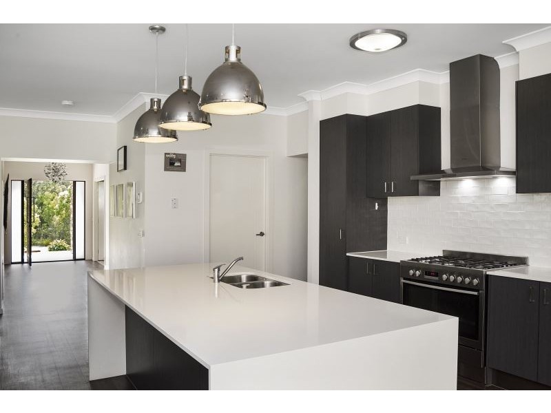 10 Greenview Drive, Upper Coomera QLD 4209