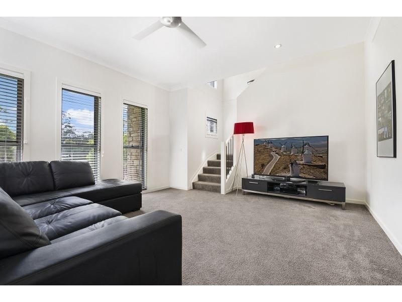 10 Greenview Drive, Upper Coomera QLD 4209