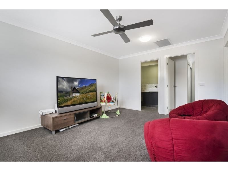 10 Greenview Drive, Upper Coomera QLD 4209