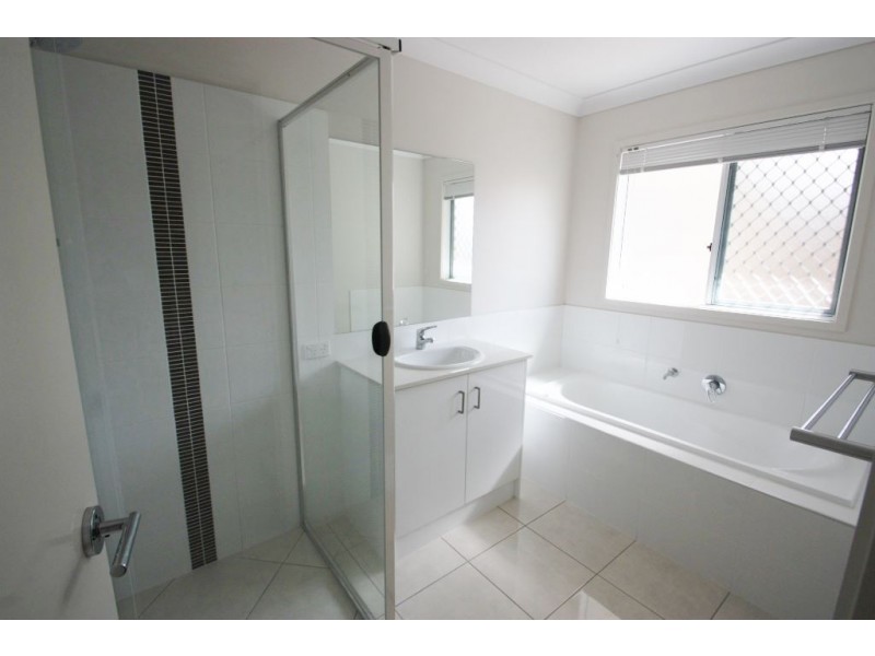 52 Mc Veigh St, Pimpama QLD 4209