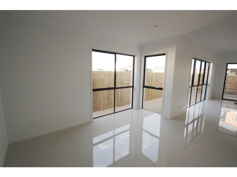 31 North Quay Circuit, Hope Island QLD 4212