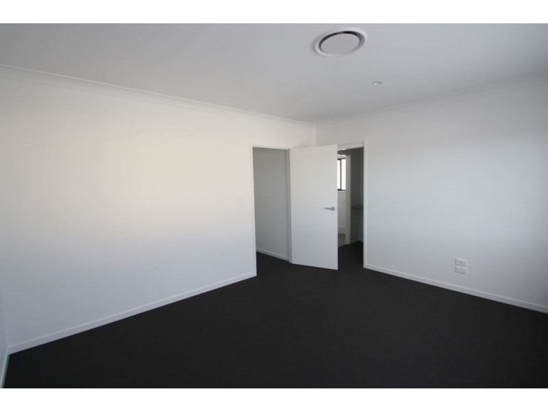 31 North Quay Circuit, Hope Island QLD 4212