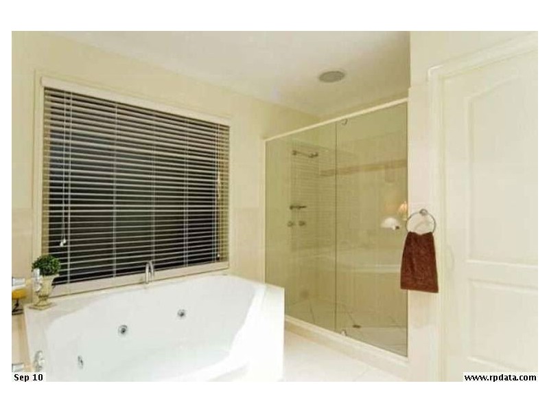 4 Slipstream Road, Coomera Waters QLD 4209