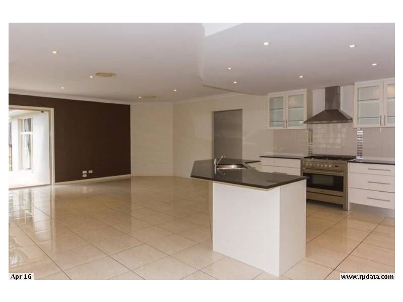4 Slipstream Road, Coomera Waters QLD 4209