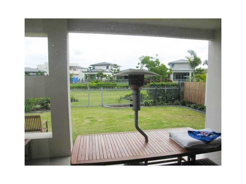 6157 Bolsena Circuit, Hope Island QLD 4212