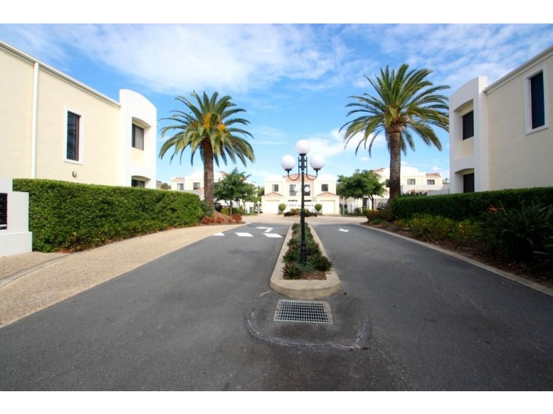 8846 Magnolia Dve E, Hope Island QLD 4212