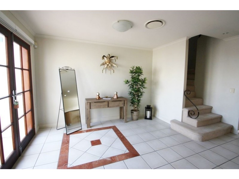 8846 Magnolia Dve E, Hope Island QLD 4212