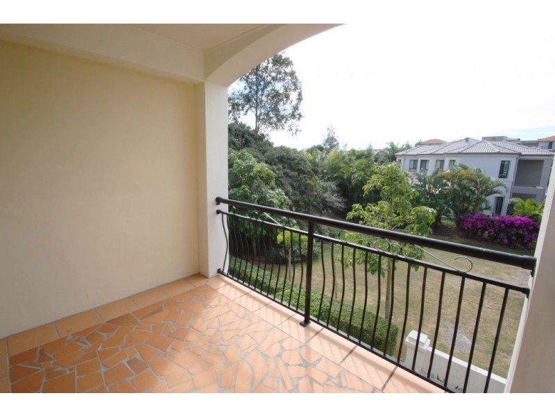 8846 Magnolia Dve E, Hope Island QLD 4212