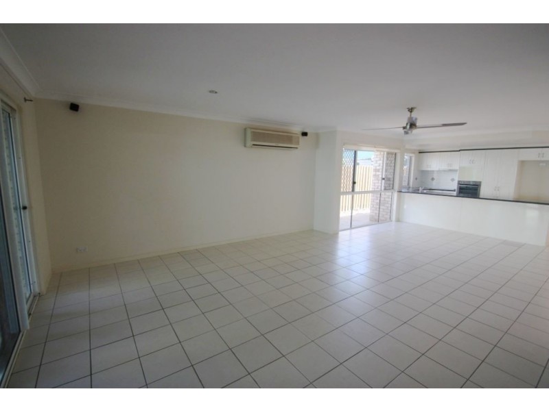 2/13 Fortune St, Coomera QLD 4209