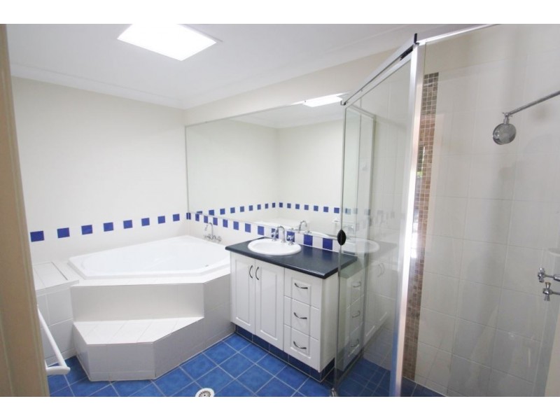 2/13 Fortune St, Coomera QLD 4209