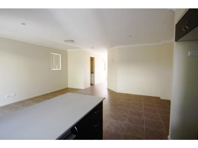 40/2 Weir Dve, Upper Coomera QLD 4209