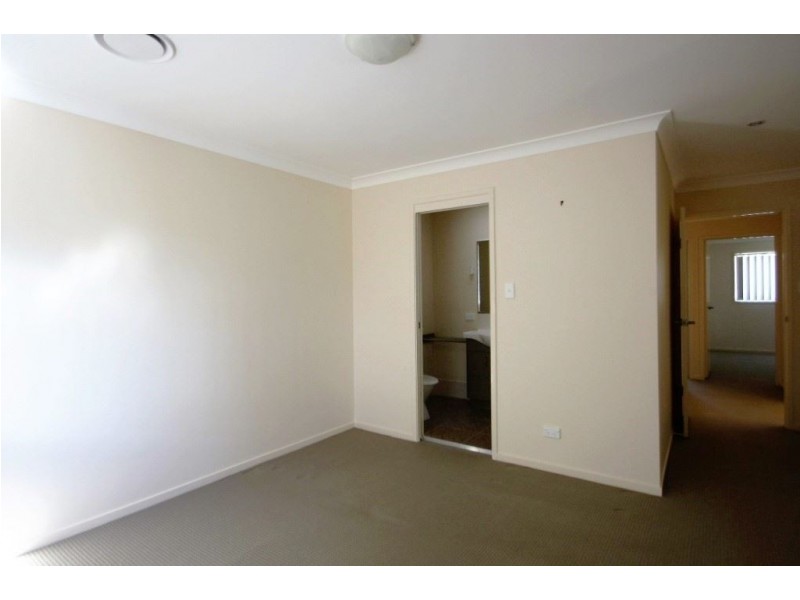 40/2 Weir Dve, Upper Coomera QLD 4209