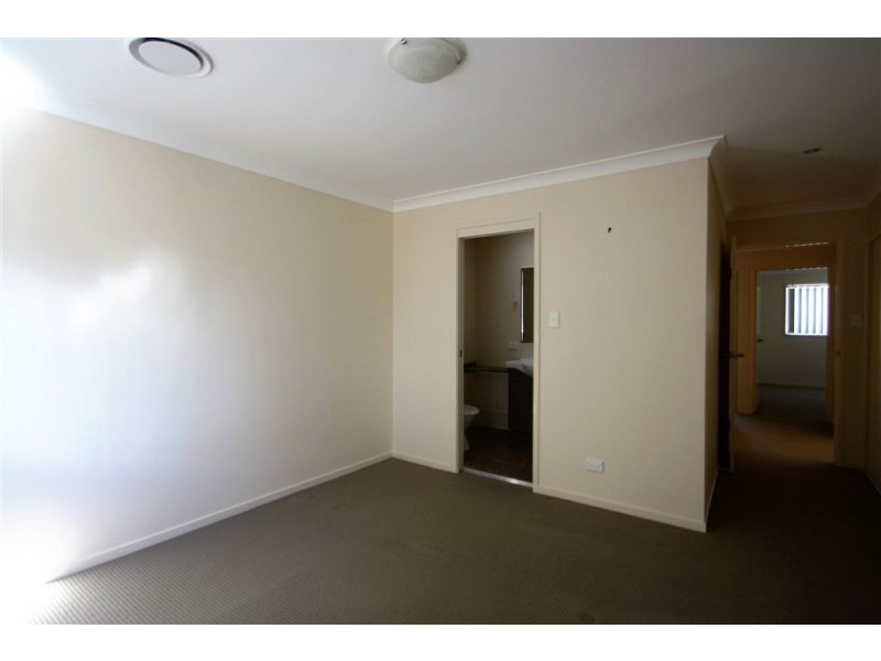 40/2 Weir Dve, Upper Coomera QLD 4209