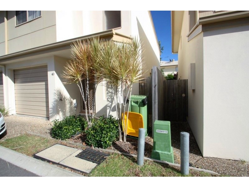 40/2 Weir Dve, Upper Coomera QLD 4209