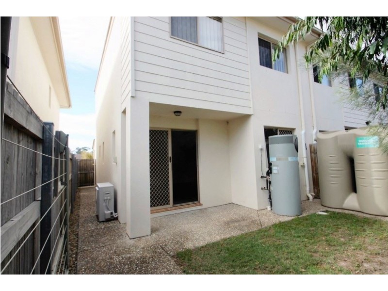 40/2 Weir Dve, Upper Coomera QLD 4209