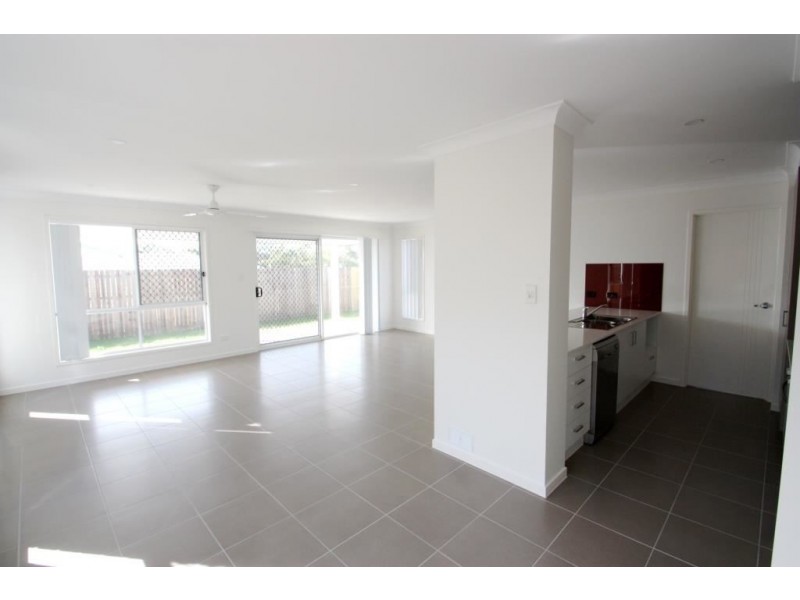 43 Wollombi  Av, Ormeau Hills QLD 4208