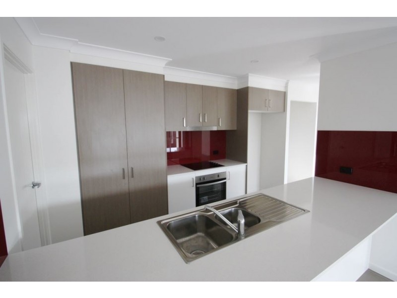 43 Wollombi  Av, Ormeau Hills QLD 4208