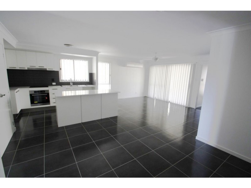 22 Leabrook Place, Pimpama QLD 4209