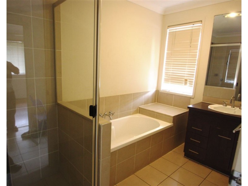17 Cobb & Co Drive, Oxenford QLD 4210