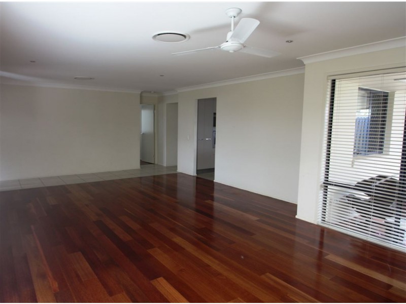 17 Cobb & Co Drive, Oxenford QLD 4210