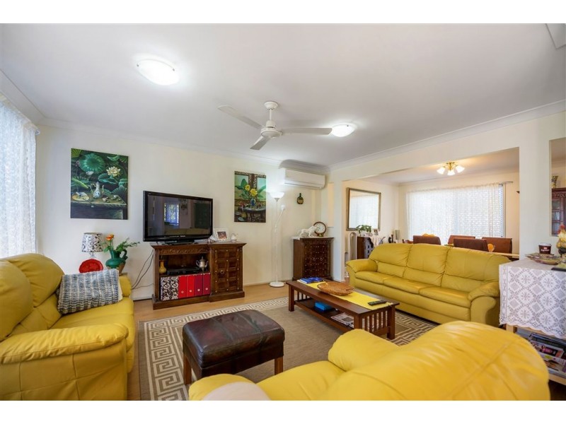 9 Cobb and Co, Oxenford QLD 4210