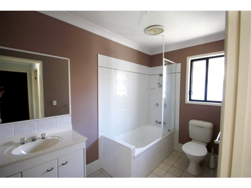 15 Hialeah Crescent, Helensvale QLD 4212