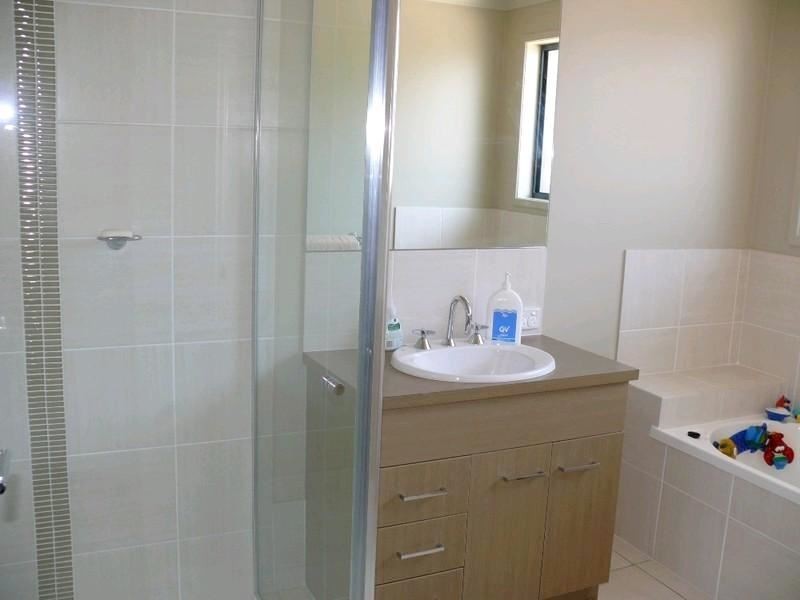 5 Cobb and Co, Oxenford QLD 4210