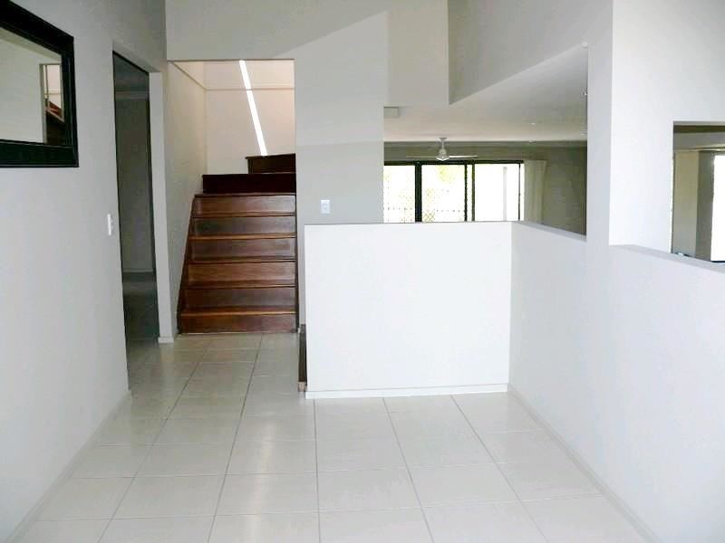 5 Cobb and Co, Oxenford QLD 4210