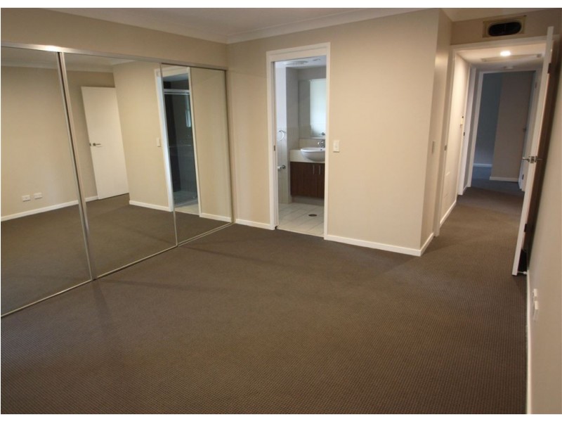 508 Clark St, Biggera Waters QLD 4216