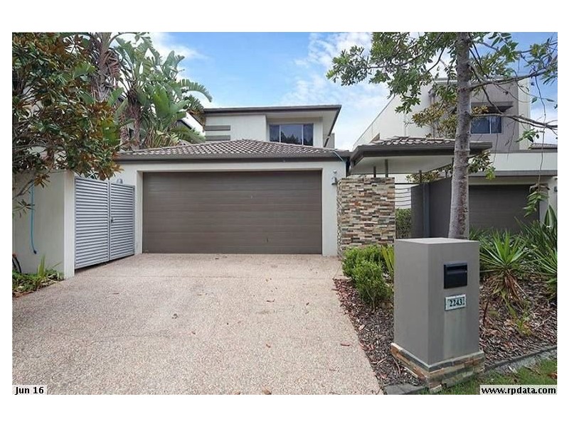 2243 Glengallon Way, Hope Island QLD 4212