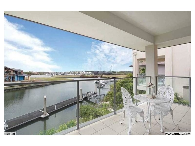 2243 Glengallon Way, Hope Island QLD 4212