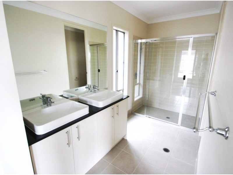 8 Marrinup Street, Upper Coomera QLD 4209