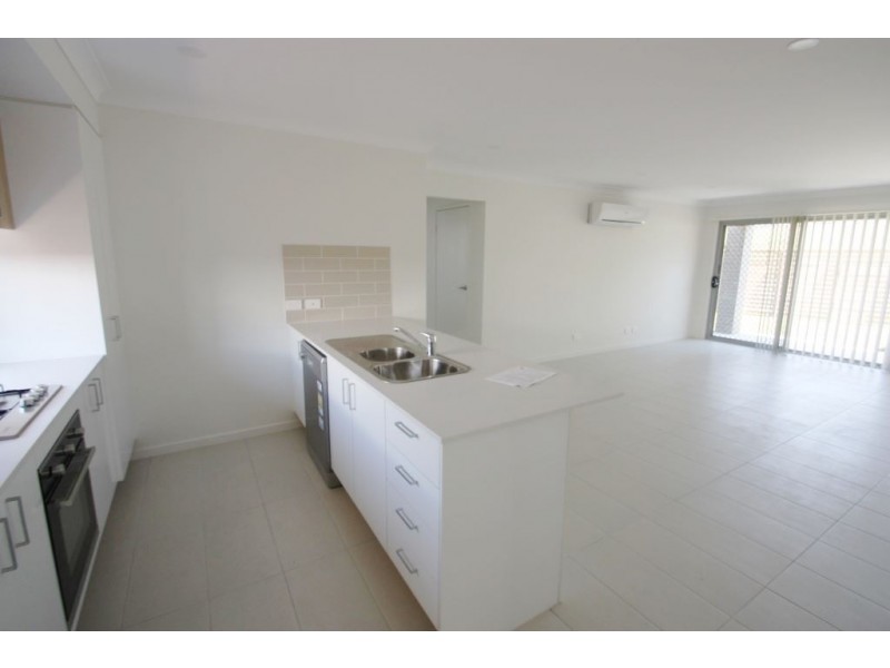 2/1 Hunter Street, Ormeau Hills QLD 4208