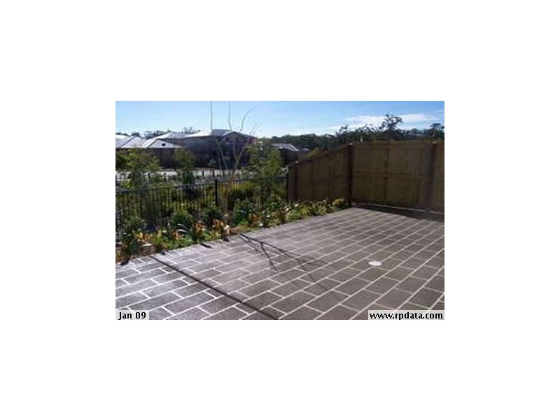 2/29 Seagreen Drive, Coomera QLD 4209