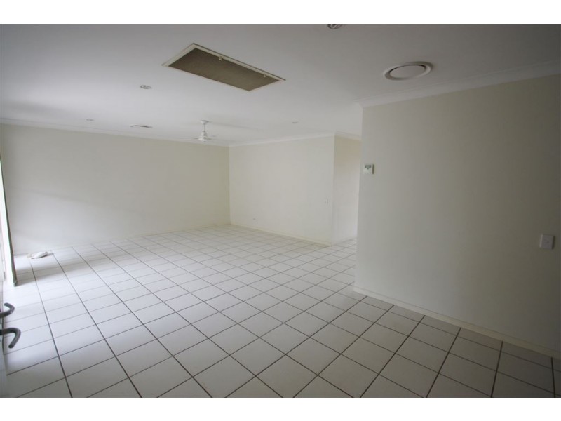 2/13 Bella Blvd, Pimpama QLD 4209