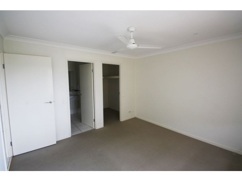 2/13 Bella Blvd, Pimpama QLD 4209