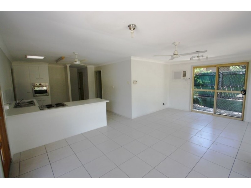 2/13 Napper Road, Arundel QLD 4214