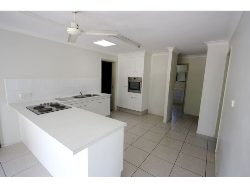 2/13 Napper Road, Arundel QLD 4214