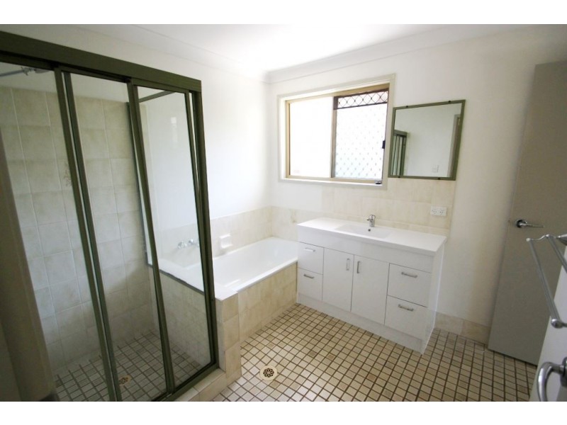 2/13 Napper Road, Arundel QLD 4214