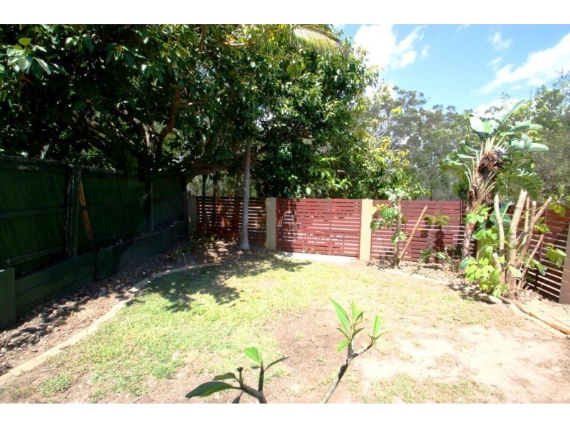 2/13 Napper Road, Arundel QLD 4214