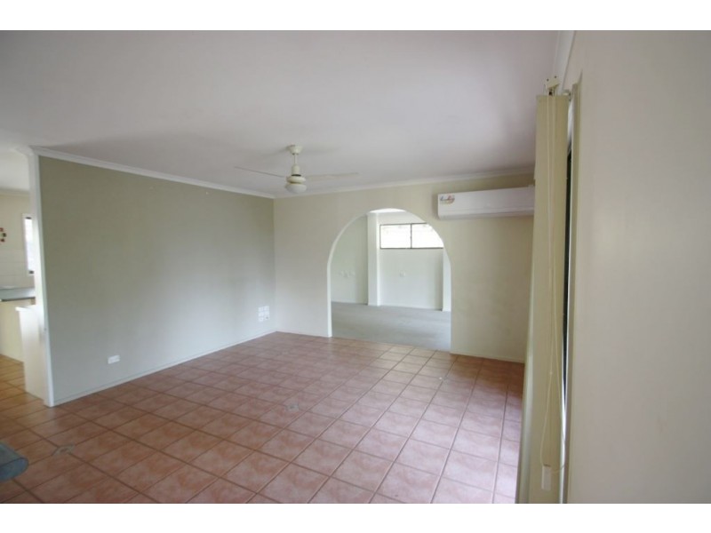 5 Woodside Place, Helensvale QLD 4212