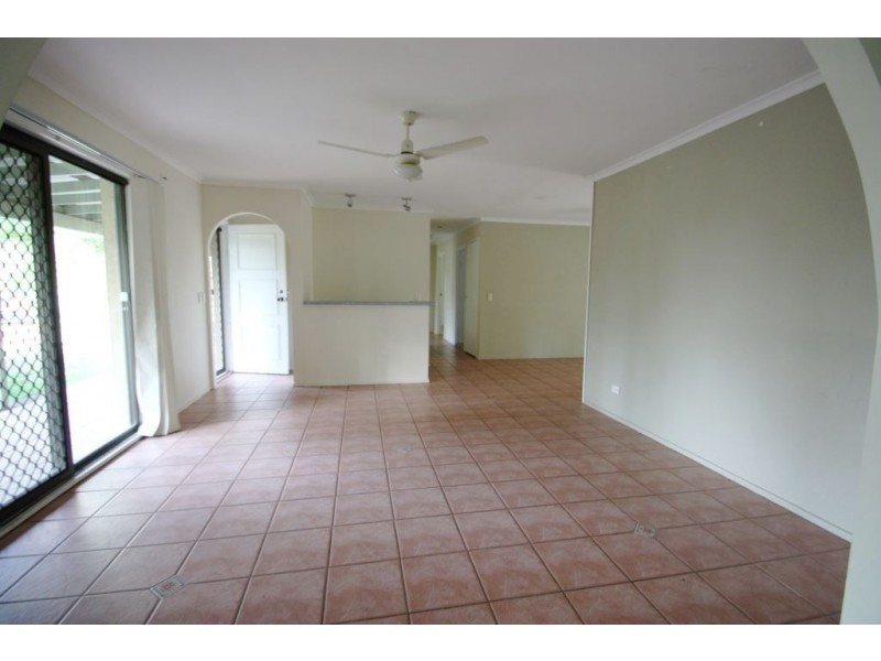 5 Woodside Place, Helensvale QLD 4212