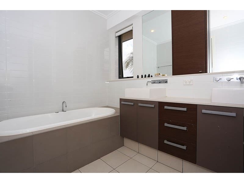 6126 Bolsena Circuit, Hope Island QLD 4212