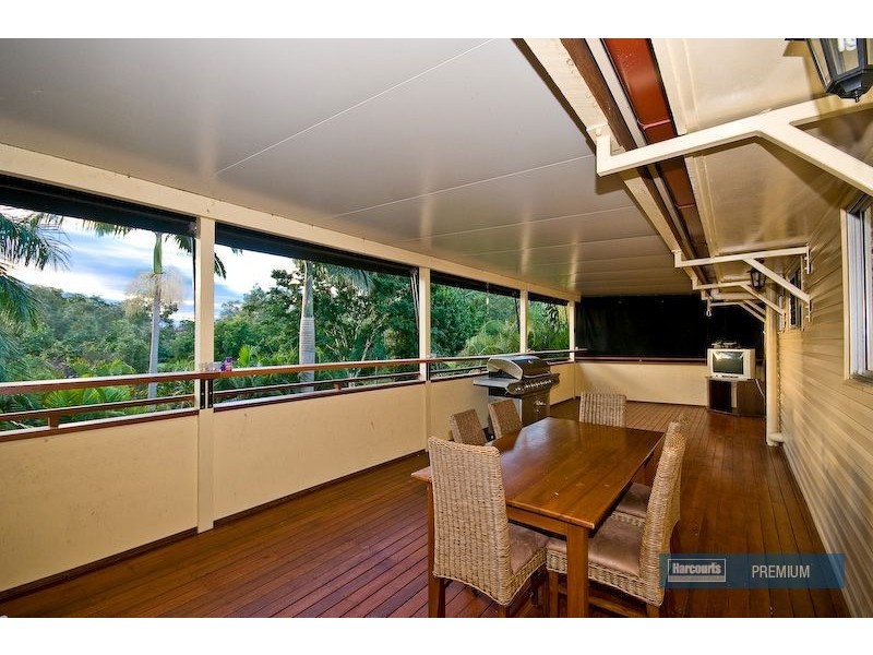 33 Strathford Avenue, Albany Creek QLD 4035