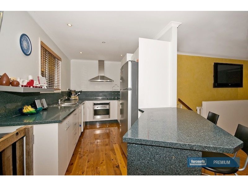 33 Strathford Avenue, Albany Creek QLD 4035